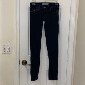 Hollister dark wash size 1R, W25-L31